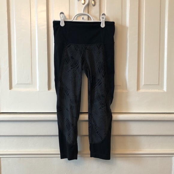 Athleta Pants - Athleta Salutation Capris